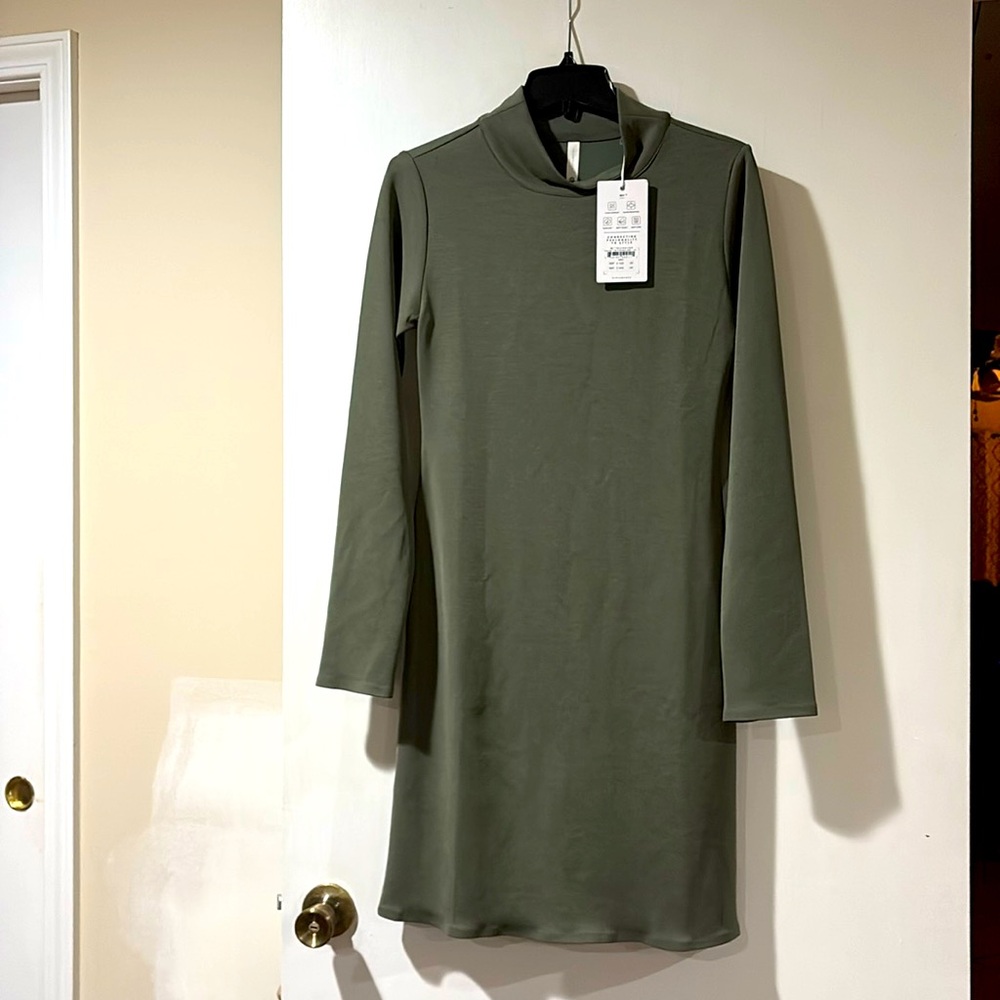 Rev NWT size Med dress.  Very soft!!